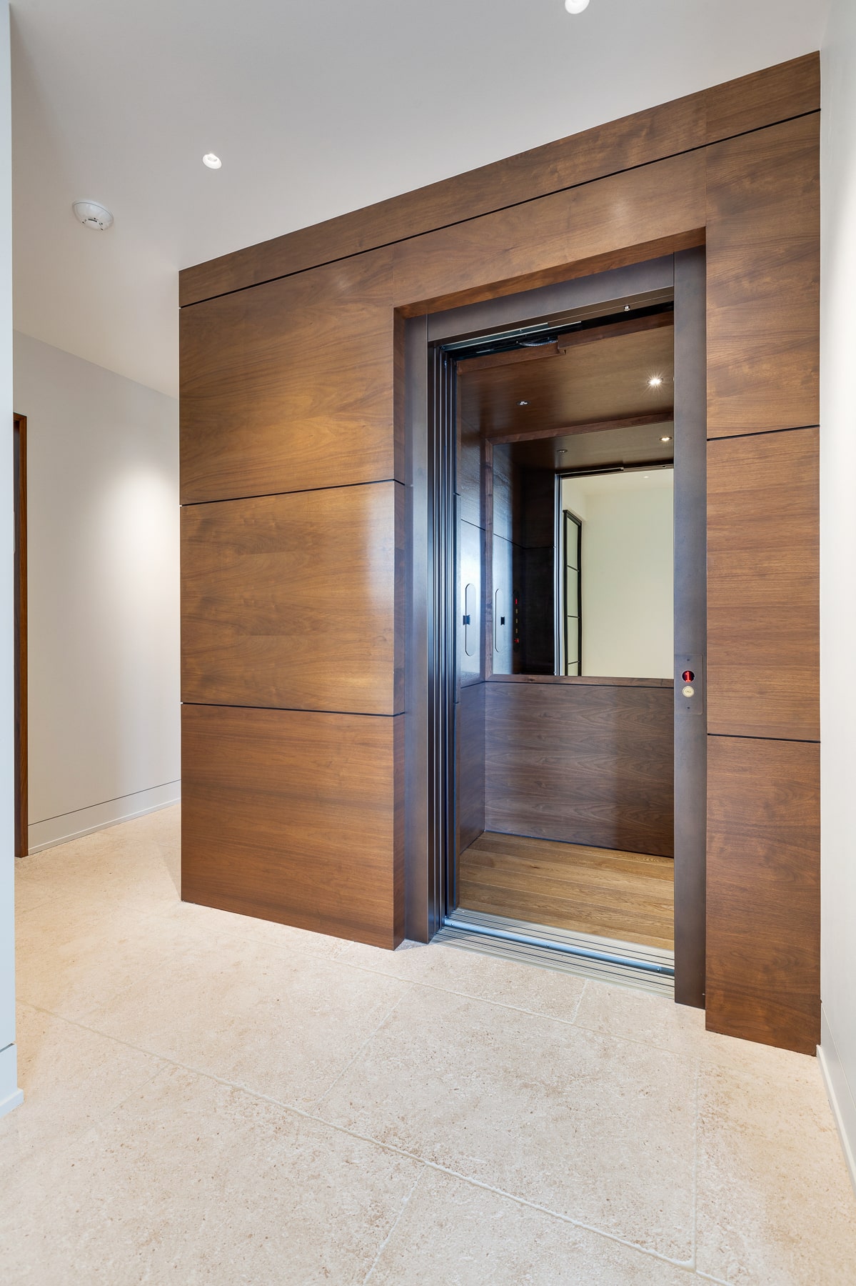 d-residence-in-The-Club-at-Black-Rock-mittmann-architect-doors
