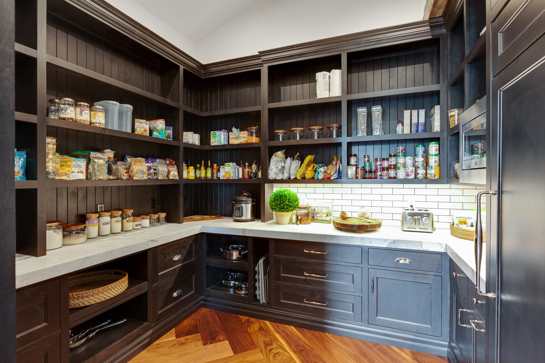 holley-residence-pantry