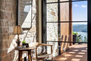 holley-residence-window