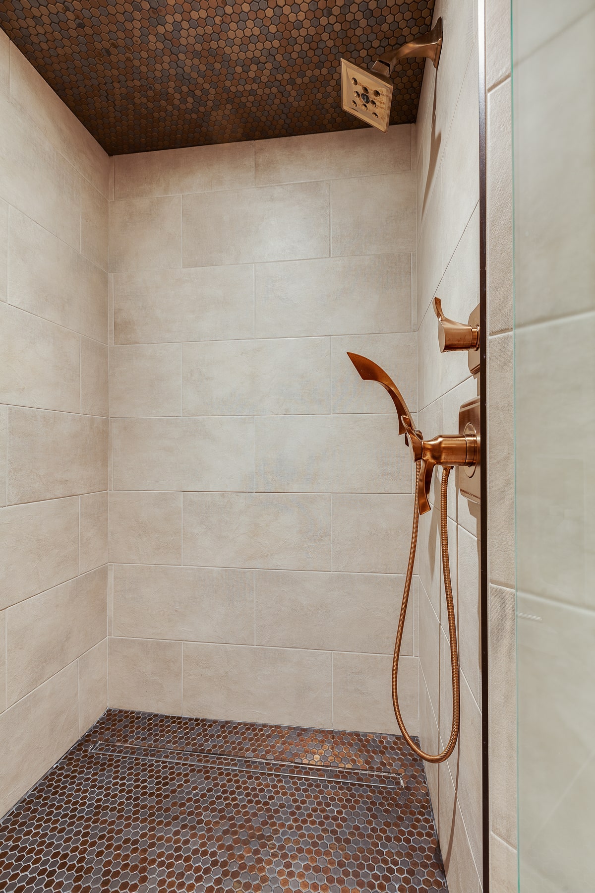 mittmann-architect-Hayden-Lake-Chalet-Remodel-shower