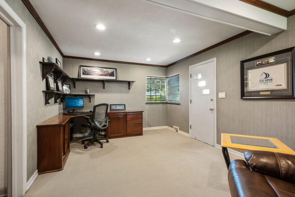 mittmann-architect-remodel-mud-room-before