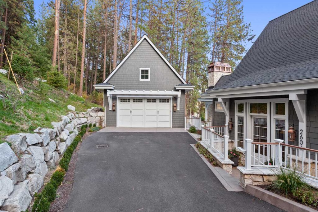 mittmann-architect-Everwell-Bay-residence-garage