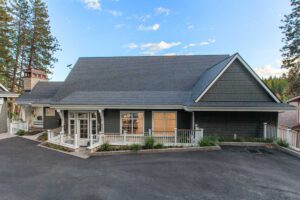 mittmann-architect-Everwell-Bay-residence-out-front